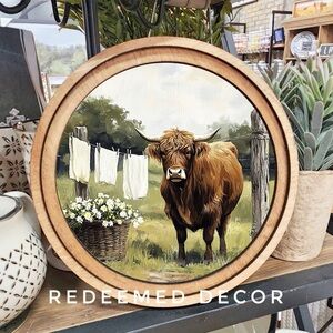 Wooden 8in Round Highland Laundry Art